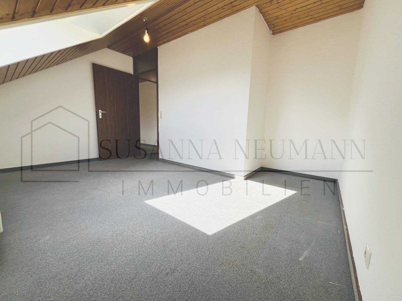 Charmante 3-Zimmer Dachgeschosswohnung