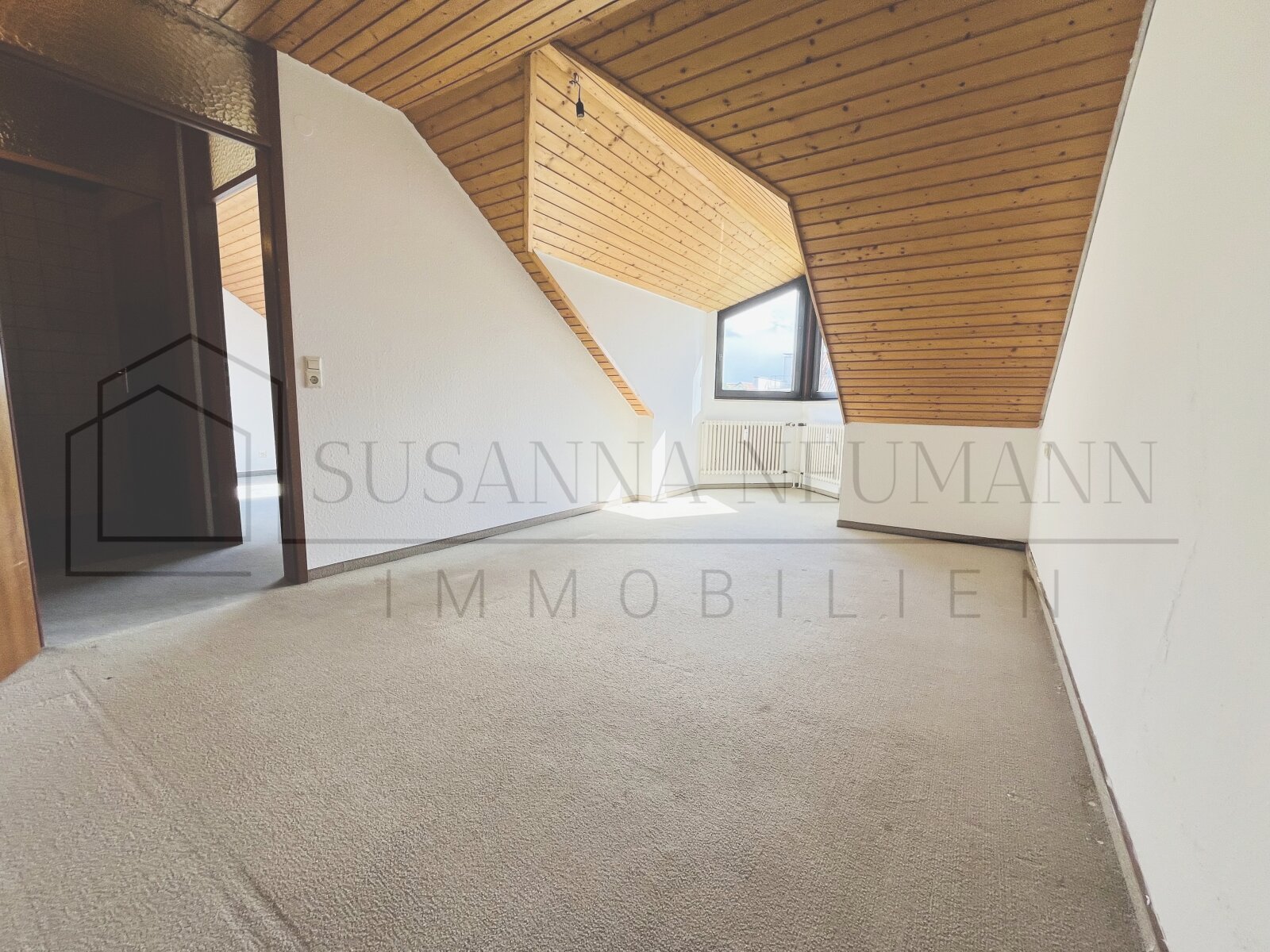 Charmante 3-Zimmer Dachgeschosswohnung