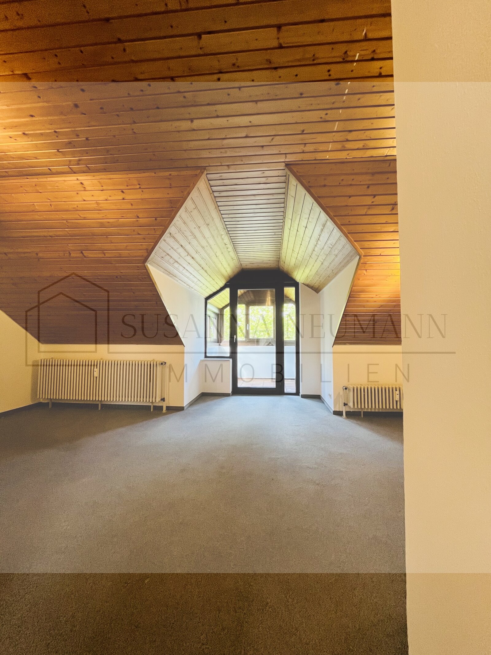 Charmante 3-Zimmer Dachgeschosswohnung