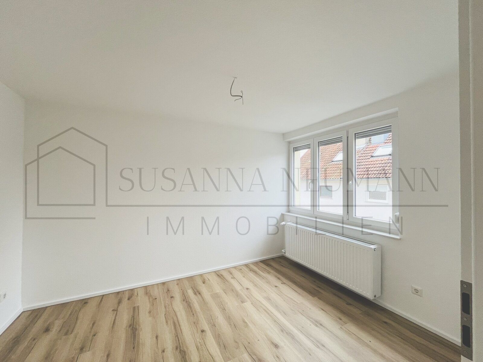 Willkommen daheim in Erdmannhausen - 6-Zimmer-Maisonettewohnung mit Loggia und Garage
